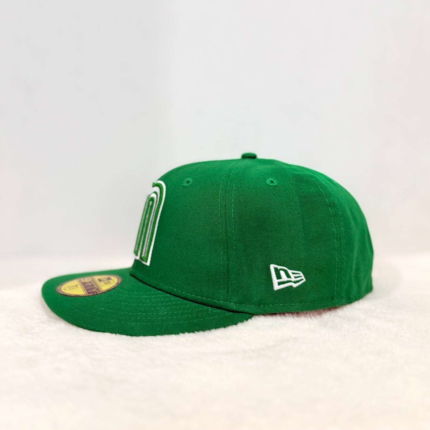 New Era Exclusive 59FIFTY Mexico Green and White W/ Embroidery side ‘Viva Mexico’