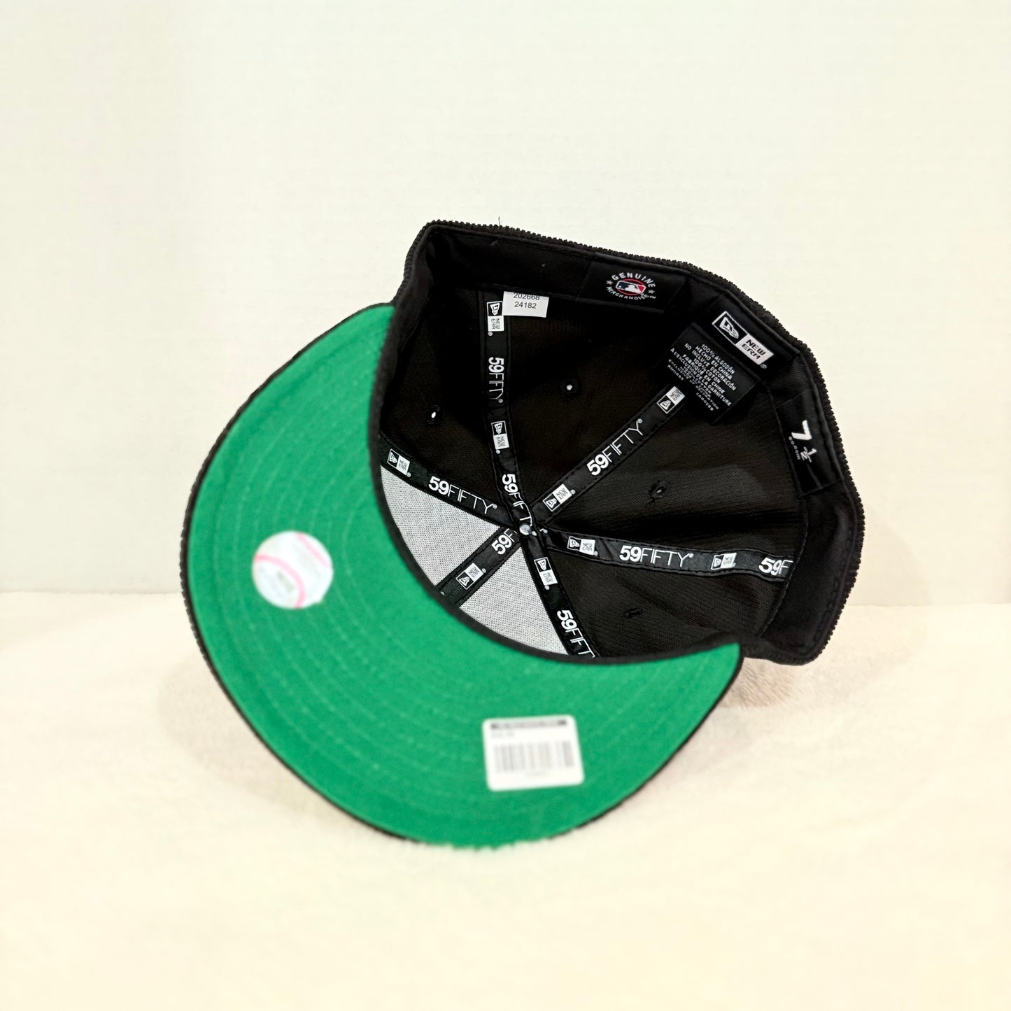 New era exclusive 59FIFTY black Atlanta Braves